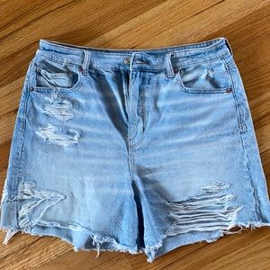 American Eagle Women’s Baggy Mom Short